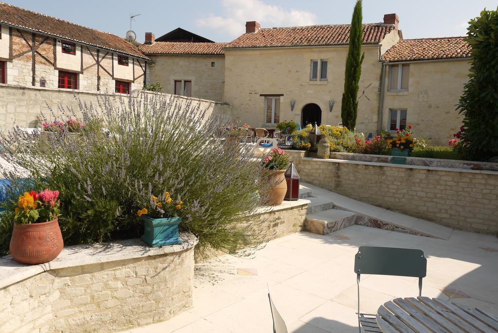 Troglodyte De La Fosse Hotel Meigné Екстериор снимка