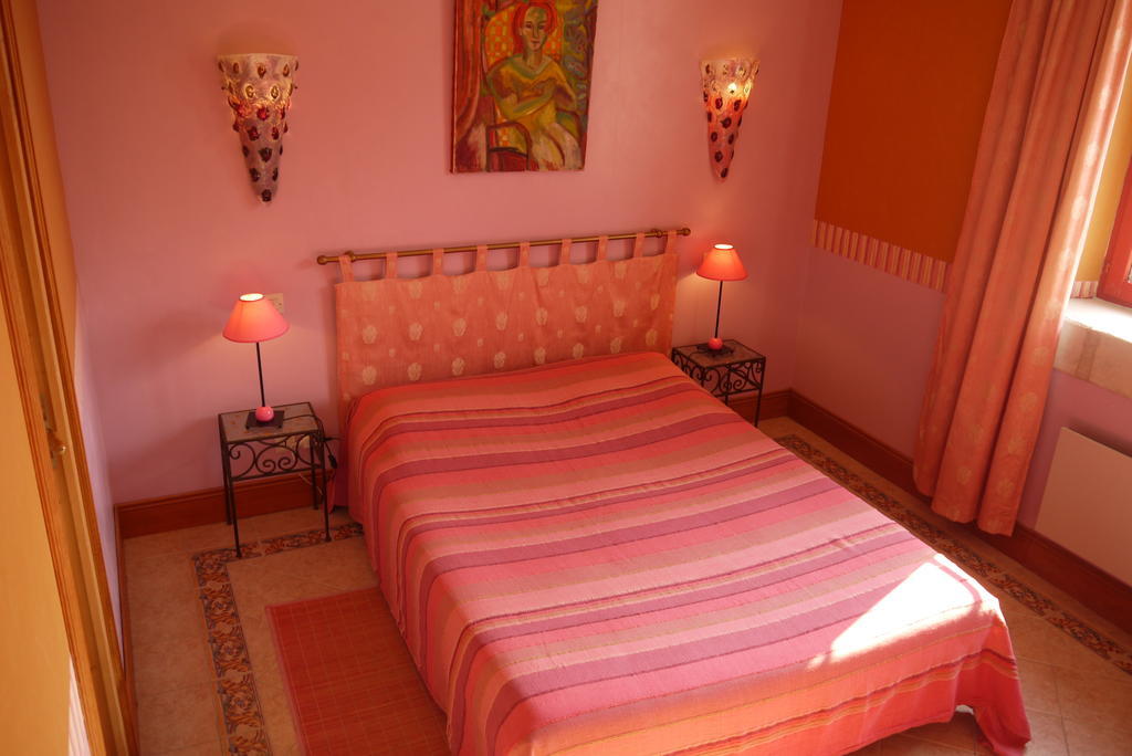 Troglodyte De La Fosse Hotel Meigné Стая снимка