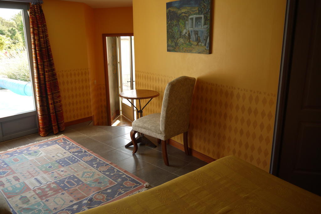 Troglodyte De La Fosse Hotel Meigné Стая снимка